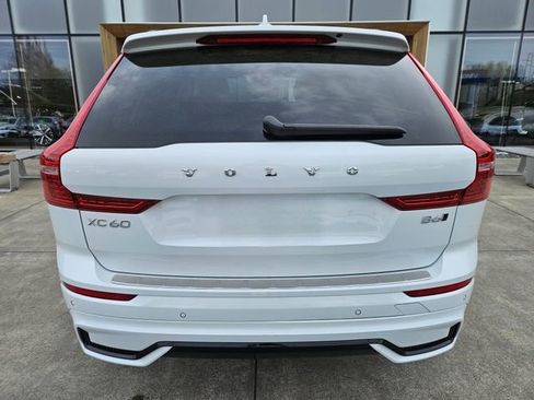 Certified 2023 Volvo XC60 B6 Ultimate w/ Protection Package Premier AWD/4WD image 6
