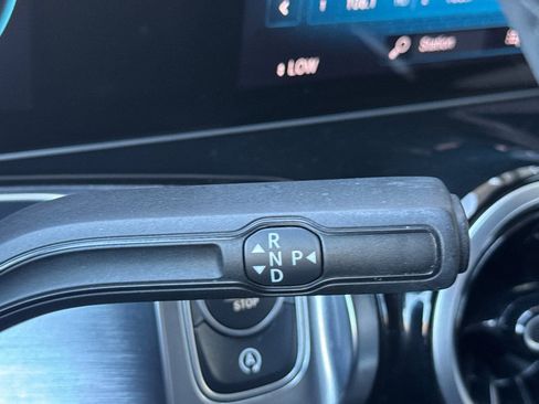 Used 2020 Mercedes-Benz GLB 250 4MATIC image 21