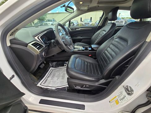 Used 2016 Ford Fusion SE w/ Equipment Group 202A FWD image 13