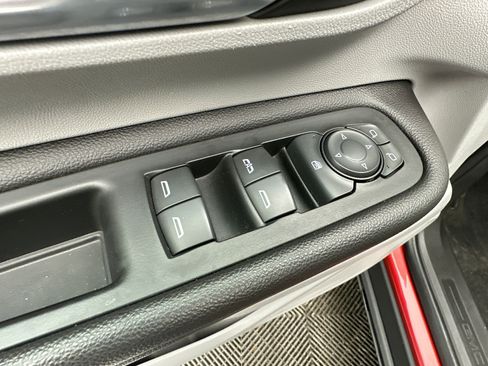 Used 2022 GMC Terrain SLE w/ Driver Convenience Package image 13