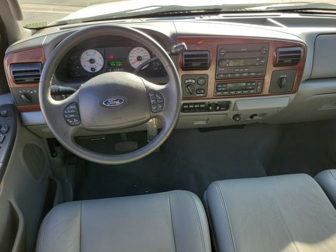 Used 2007 Ford F350 Lariat AWD/4WD image 4