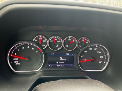 Used 2021 Chevrolet Tahoe LT w/ Luxury Package image 22