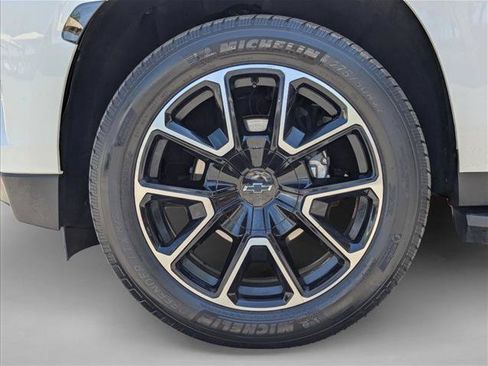 Used 2021 Chevrolet Suburban RST w/ Luxury Package AWD/4WD image 26