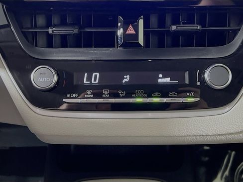 Used 2025 Toyota Corolla LE FWD image 21