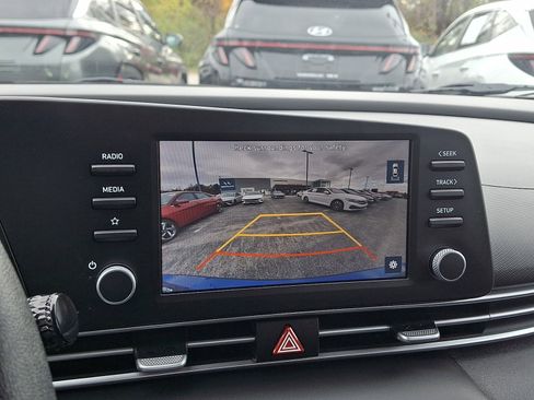 Certified 2023 Hyundai Elantra SE image 24