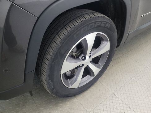 Used 2021 Jeep Cherokee Limited w/ Elite Package AWD/4WD image 31