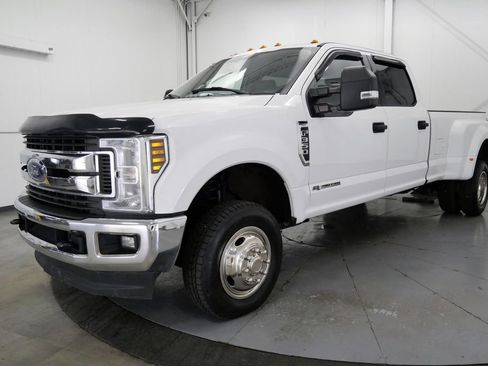 Used 2019 Ford F350 XLT w/ XLT Value Package AWD/4WD image 3