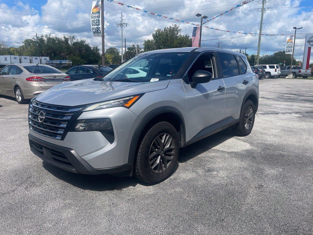 Used 2024 Nissan Rogue S FWD image 4