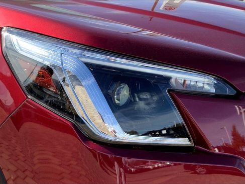 Used 2024 Subaru Forester Premium image 32