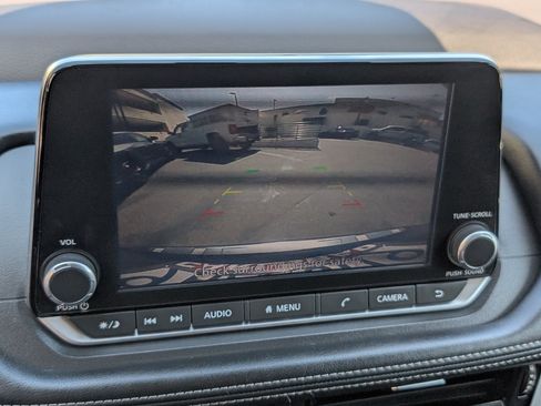 Used 2022 Nissan Rogue SV FWD image 6