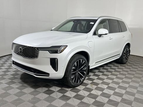 New 2026 Volvo XC90 T8 Plus w/ Protection Package image 4