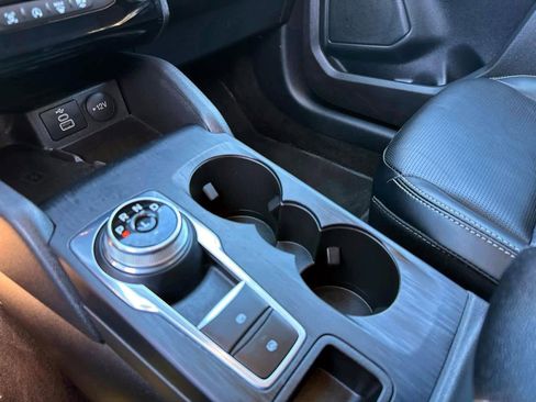 Used 2025 Ford Escape Platinum image 21