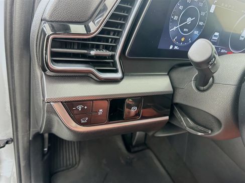 Used 2023 Kia Sportage SX FWD image 9
