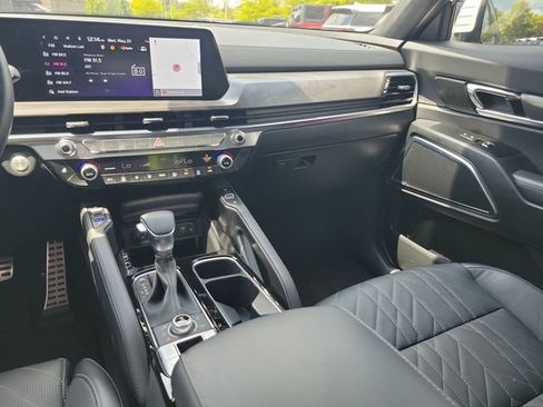 Certified 2025 Kia Telluride SX Prestige X-Line AWD/4WD image 12