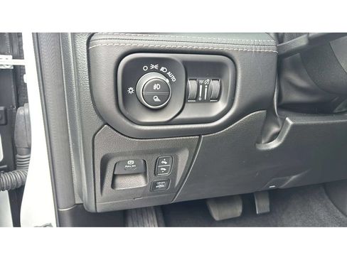 Used 2025 RAM 1500 Limited AWD/4WD image 28