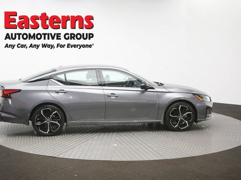 Used 2023 Nissan Altima 2.5 SR FWD image 43