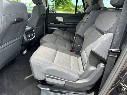 Used 2025 Ford Expedition Max Active AWD/4WD image 16