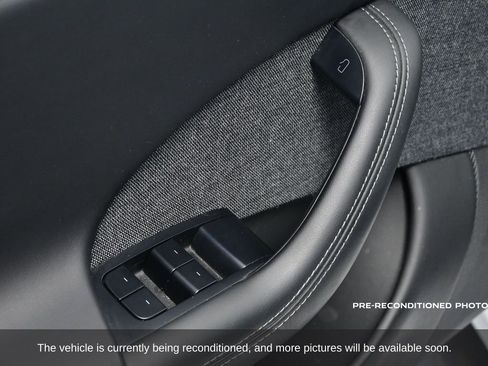 Used 2022 Tesla Model S image 12