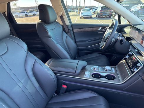 Used 2025 Genesis GV80 2.5T Advanced image 19