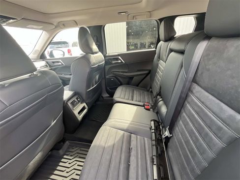 New 2026 Mitsubishi Outlander Trail Edition image 13