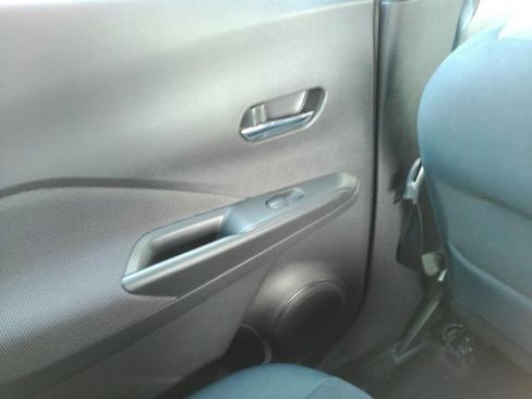 Used 2018 Nissan Kicks SV image 24