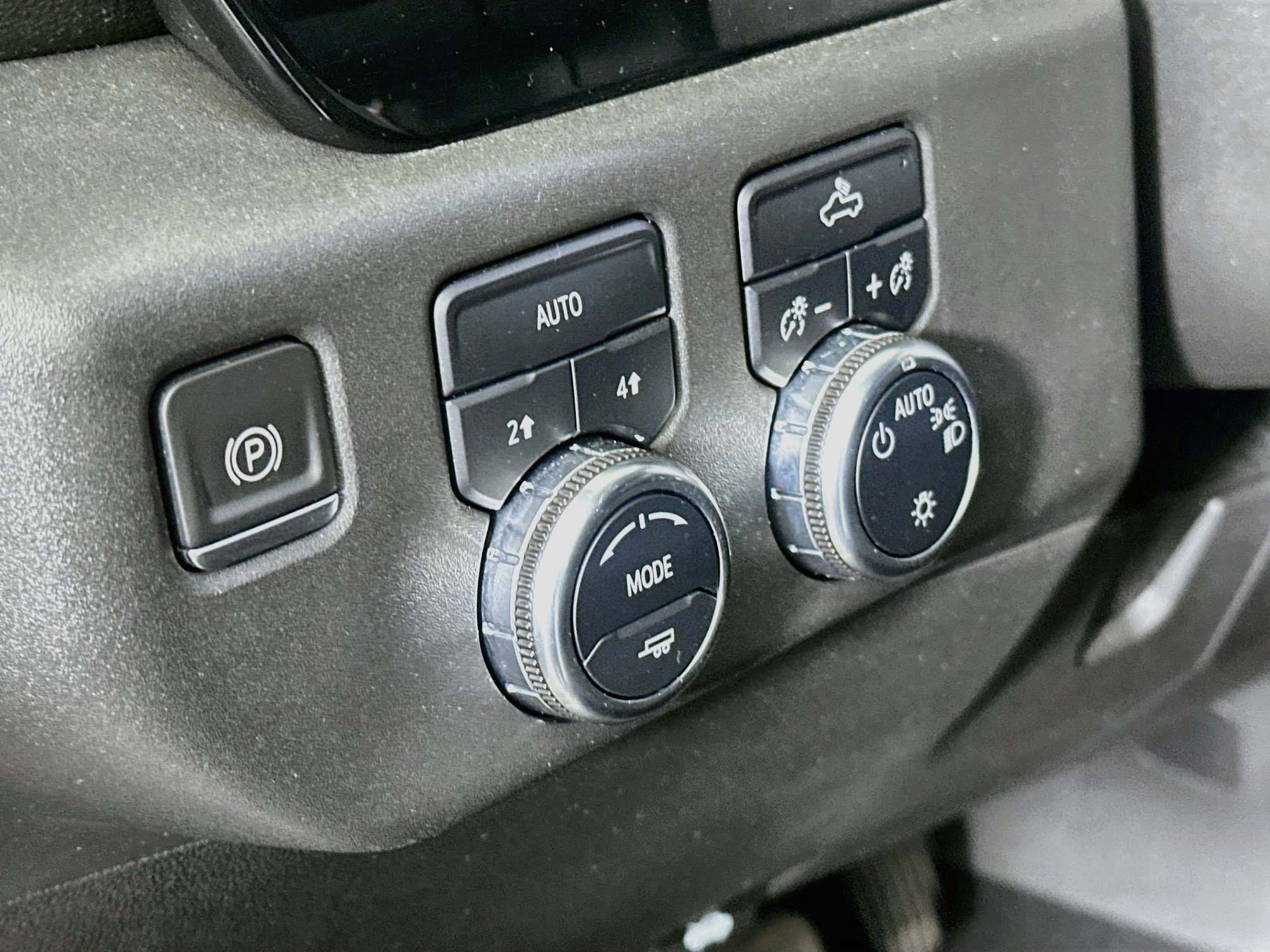 Used 2022 GMC Sierra 1500 SLE AWD/4WD image 16