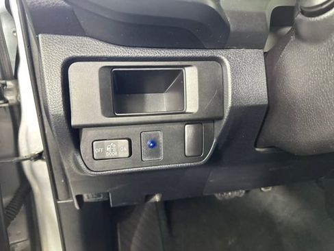Used 2016 Toyota Tacoma SR5 image 18