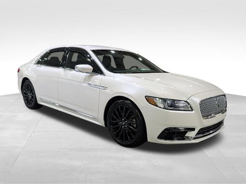 Used 2017 Lincoln Continental Select AWD/4WD image 3