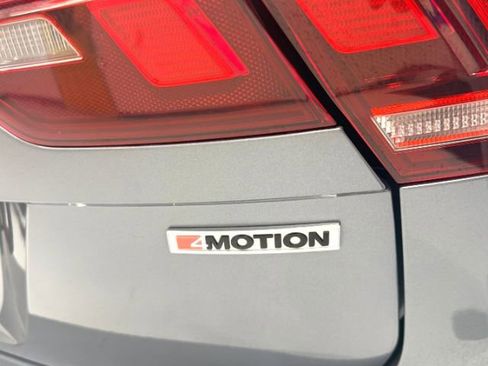 Used 2020 Volkswagen Tiguan S image 15