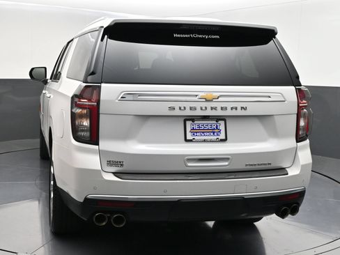 Certified 2022 Chevrolet Suburban Premier AWD/4WD image 6