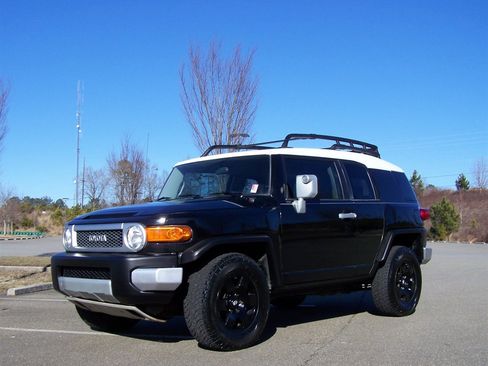 Used 2007 Toyota FJ Cruiser 4WD image 3