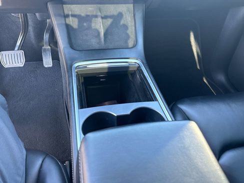 Used 2021 Tesla Model Y Long Range image 23