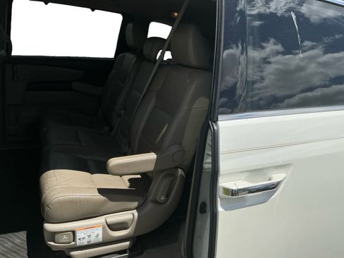 Used 2012 Honda Odyssey Touring Elite image 13