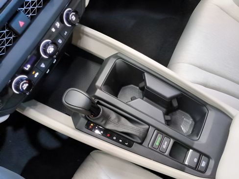Used 2025 Honda Accord LX image 31