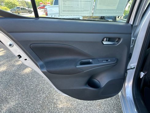 Used 2021 Nissan Versa SV FWD image 21