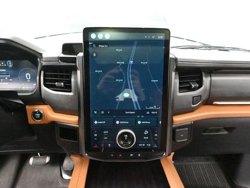 Used 2023 Ford Expedition Platinum image 34