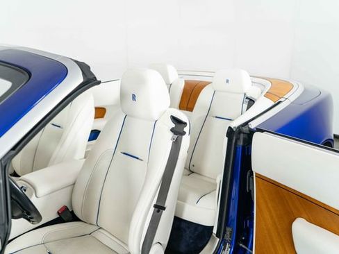 Used 2017 Rolls-Royce Dawn RWD image 16