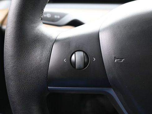 Used 2023 Tesla Model Y Long Range AWD/4WD image 22