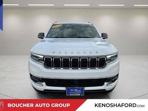Used 2023 Jeep Wagoneer 4WD w/ Premium Group I image 2