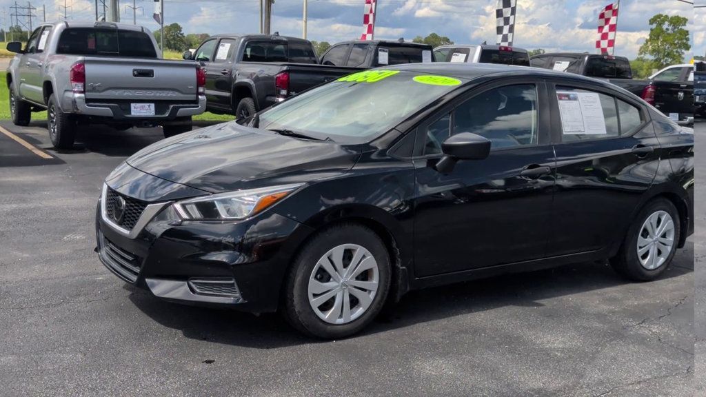 Used 2020 Nissan Versa S FWD image 4