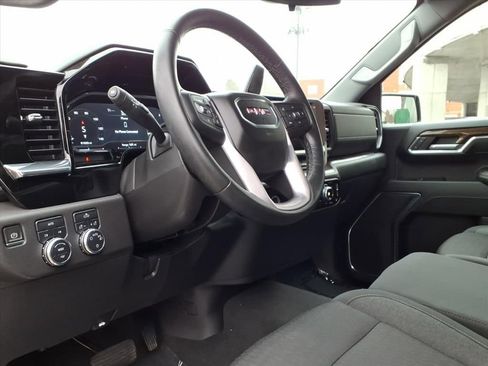 Used 2023 GMC Sierra 1500 SLE image 21