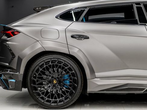 Used 2023 Lamborghini Urus Performante AWD/4WD image 31