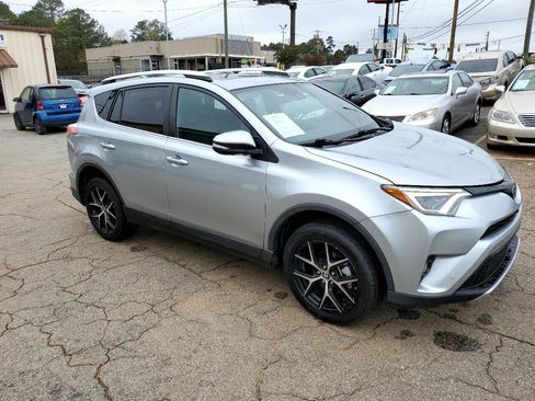 Used 2016 Toyota RAV4 SE image 11