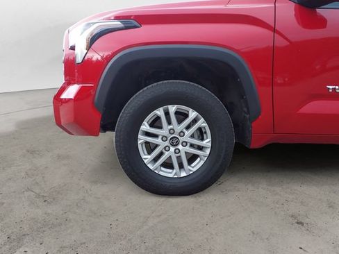 Used 2022 Toyota Tundra SR5 w/ SR5 Premium Package AWD/4WD image 9