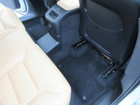 Used 2023 Volvo XC60 T8 Ultimate image 21