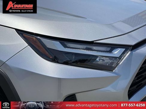 Used 2025 Toyota RAV4 LE AWD/4WD image 13
