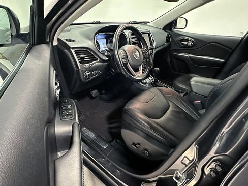Used 2020 Jeep Cherokee Limited AWD/4WD image 19