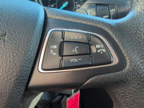 Used 2017 Ford Escape SE image 19