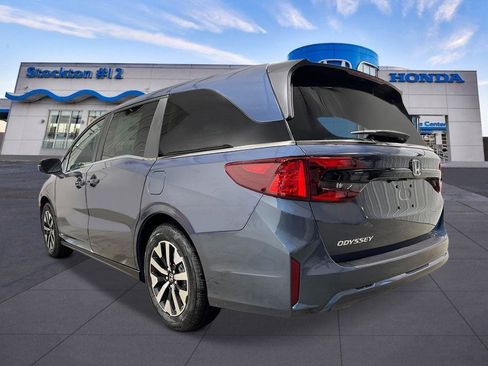 New 2026 Honda Odyssey EX-L image 3