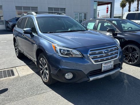 Used 2017 Subaru Outback 3.6R Limited AWD/4WD image 2